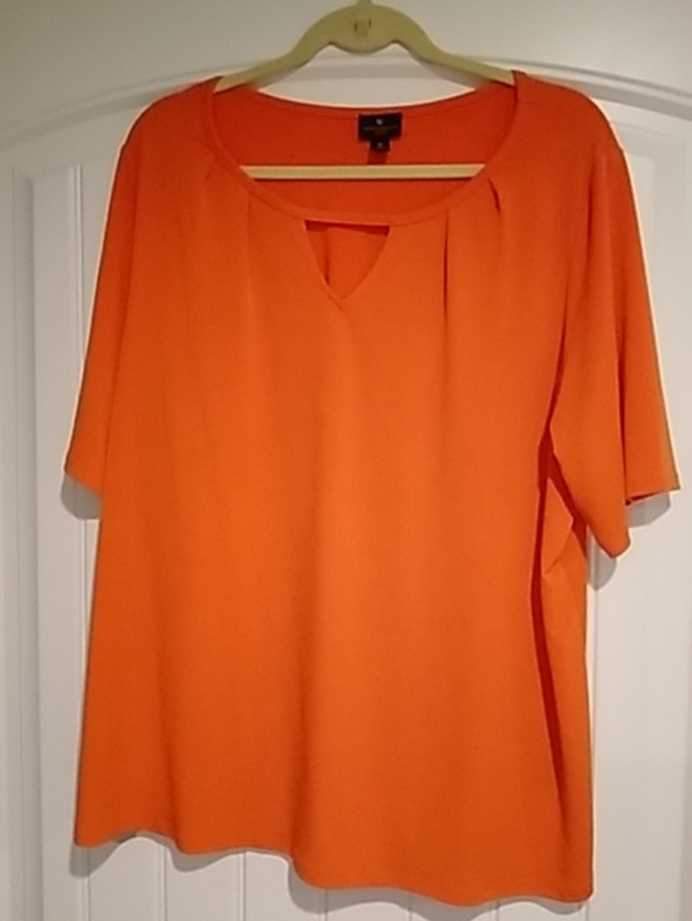 Worthington Orange Keyhole Tunic Top